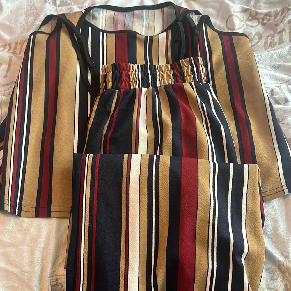 Cute (navy blue, white, burgundy, and tan) two piece set